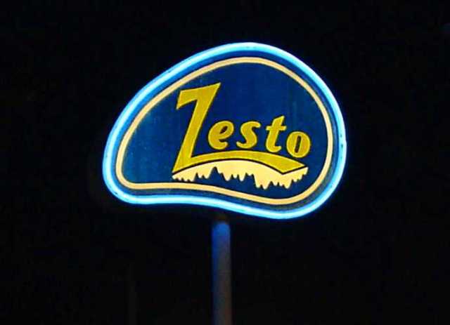 Zesto drive-in - Jefferson City, Missouri - Banana Shake - Snack Food - Ice Cream