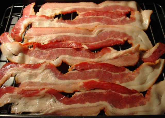 Bacon - Baking Bacon - Bacon in Oven - Bacon on Rack