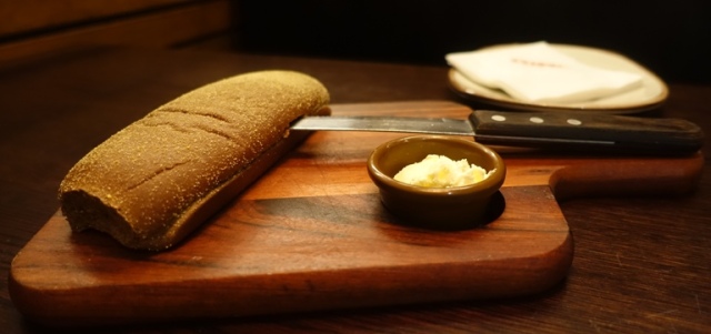 dark bread, butter, Outback Steak House, Brazil